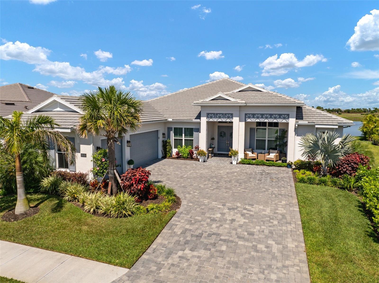 Listing photo id 0 for 8436 Cane Bay Court