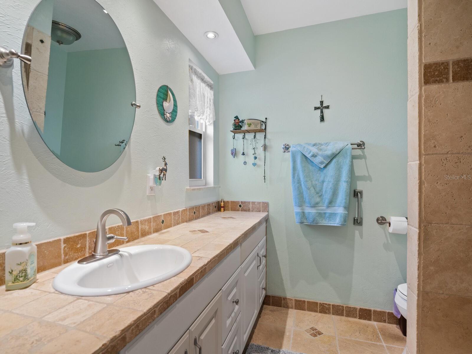 Listing photo id 16 for 829 Cypress Wood Lane