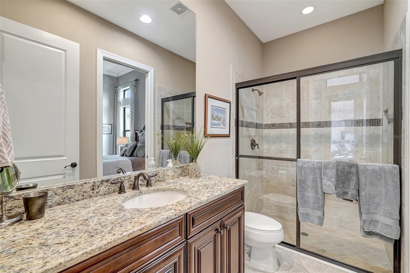 Listing photo id 31 for 13721 Palazzo Terrace