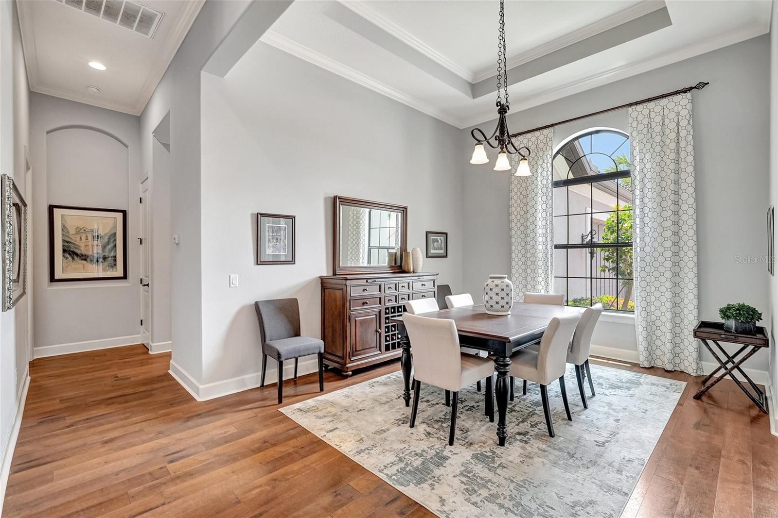 Listing photo id 2 for 13721 Palazzo Terrace