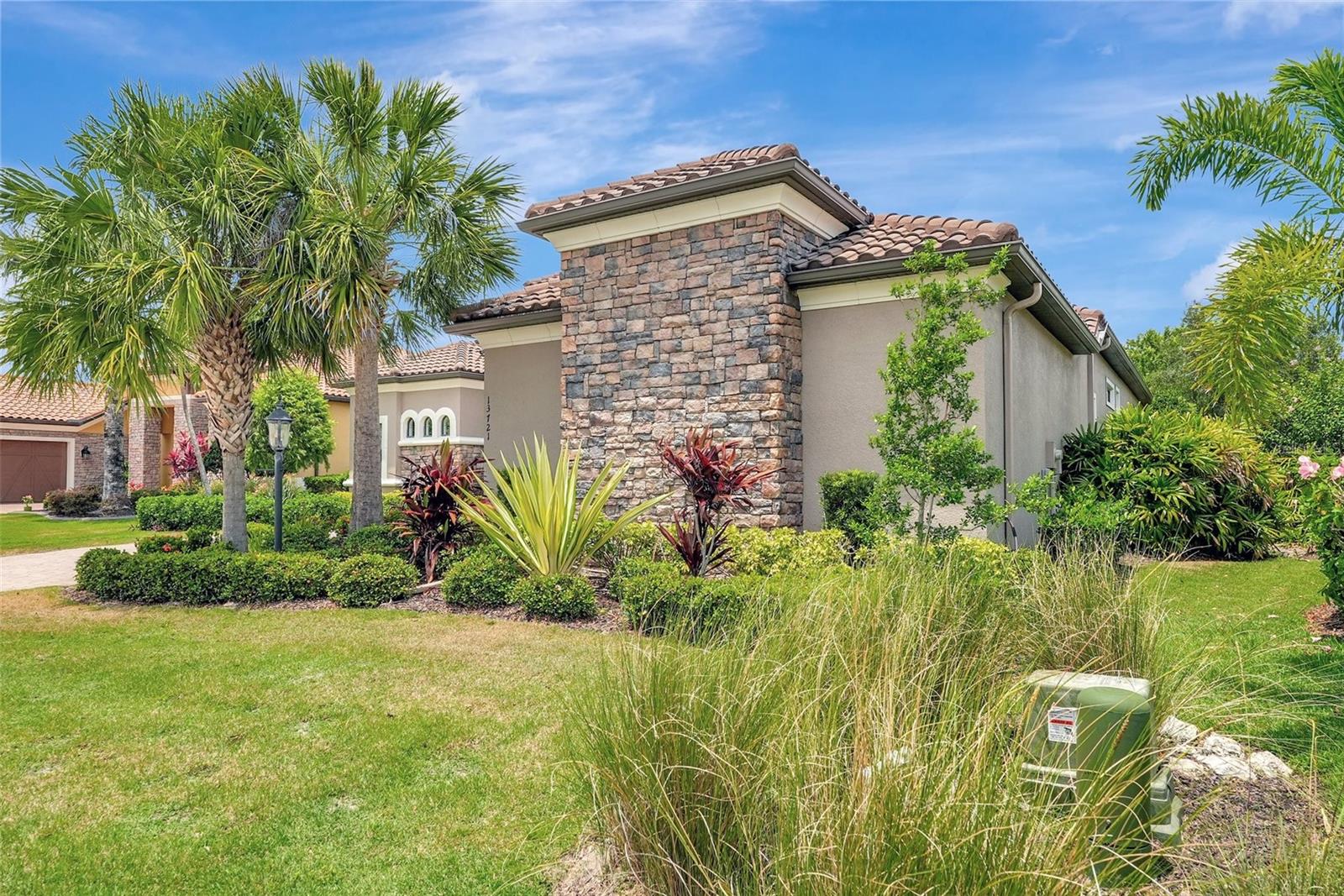 Listing photo id 48 for 13721 Palazzo Terrace