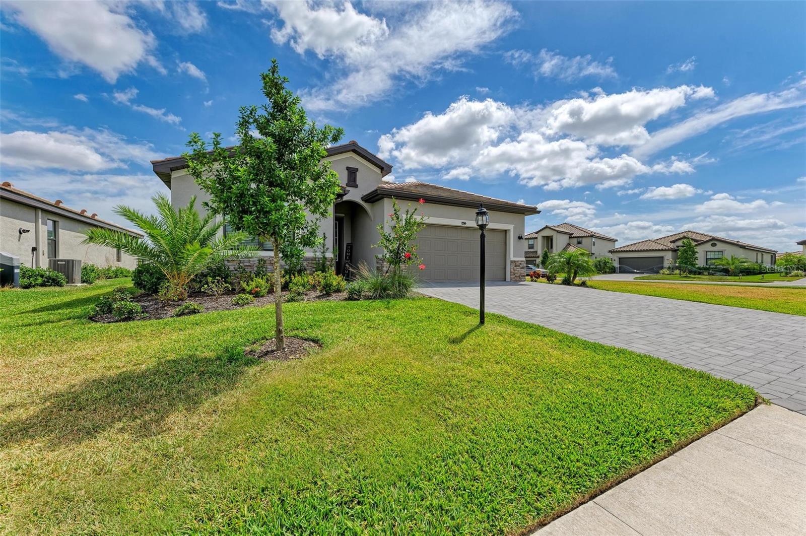 Image 8 of 73 For 15739 Barefoot Beach Drive