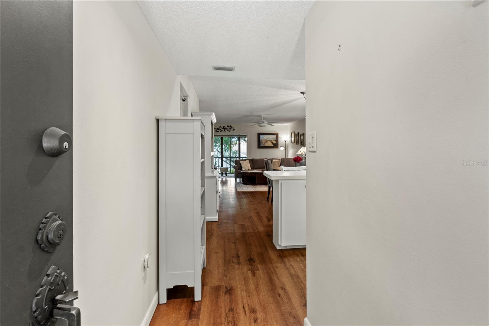 Listing photo id 25 for 2522 Clubhouse Drive 204