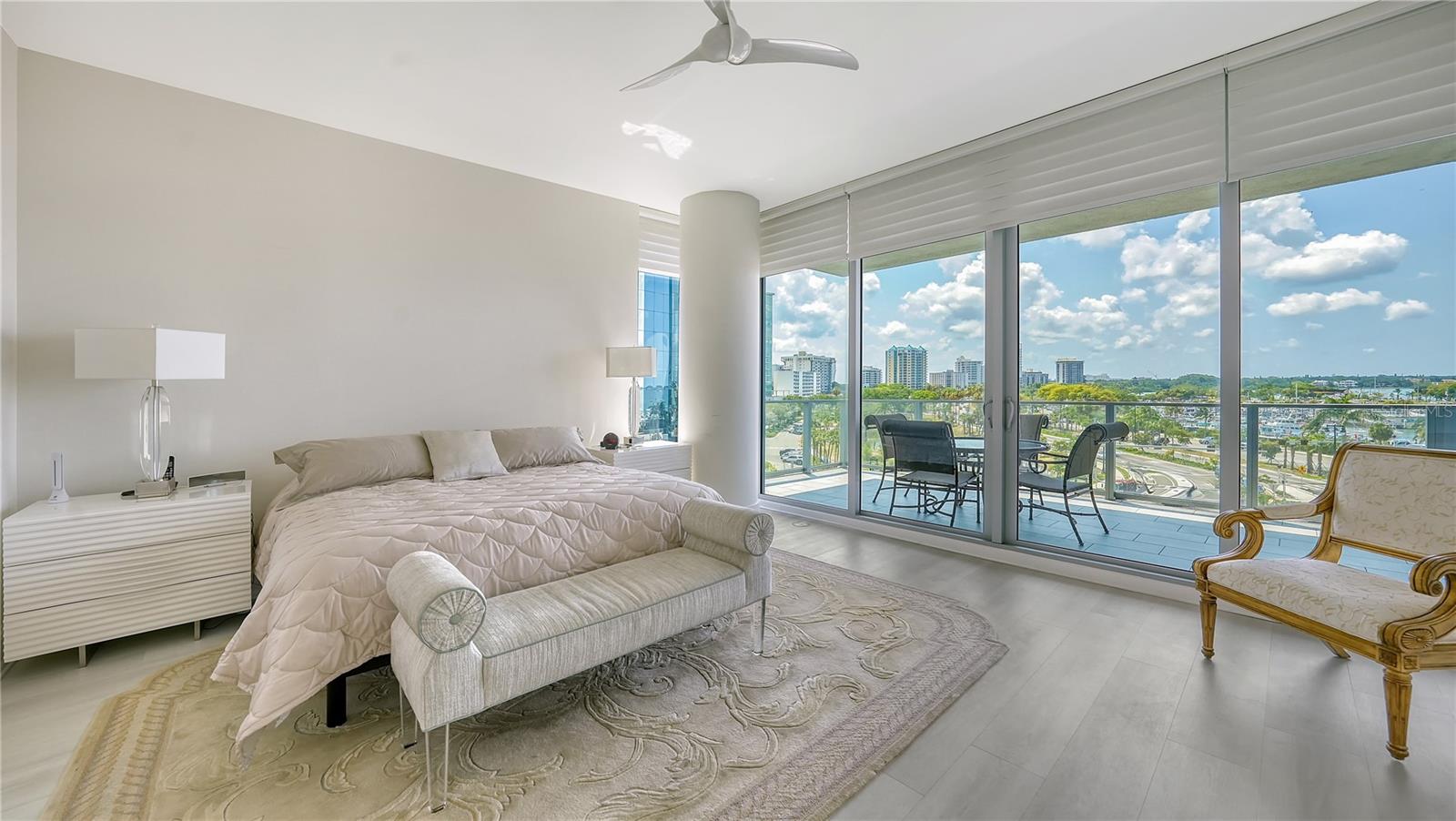 Listing photo id 19 for 1155 Gulfstream Avenue 509