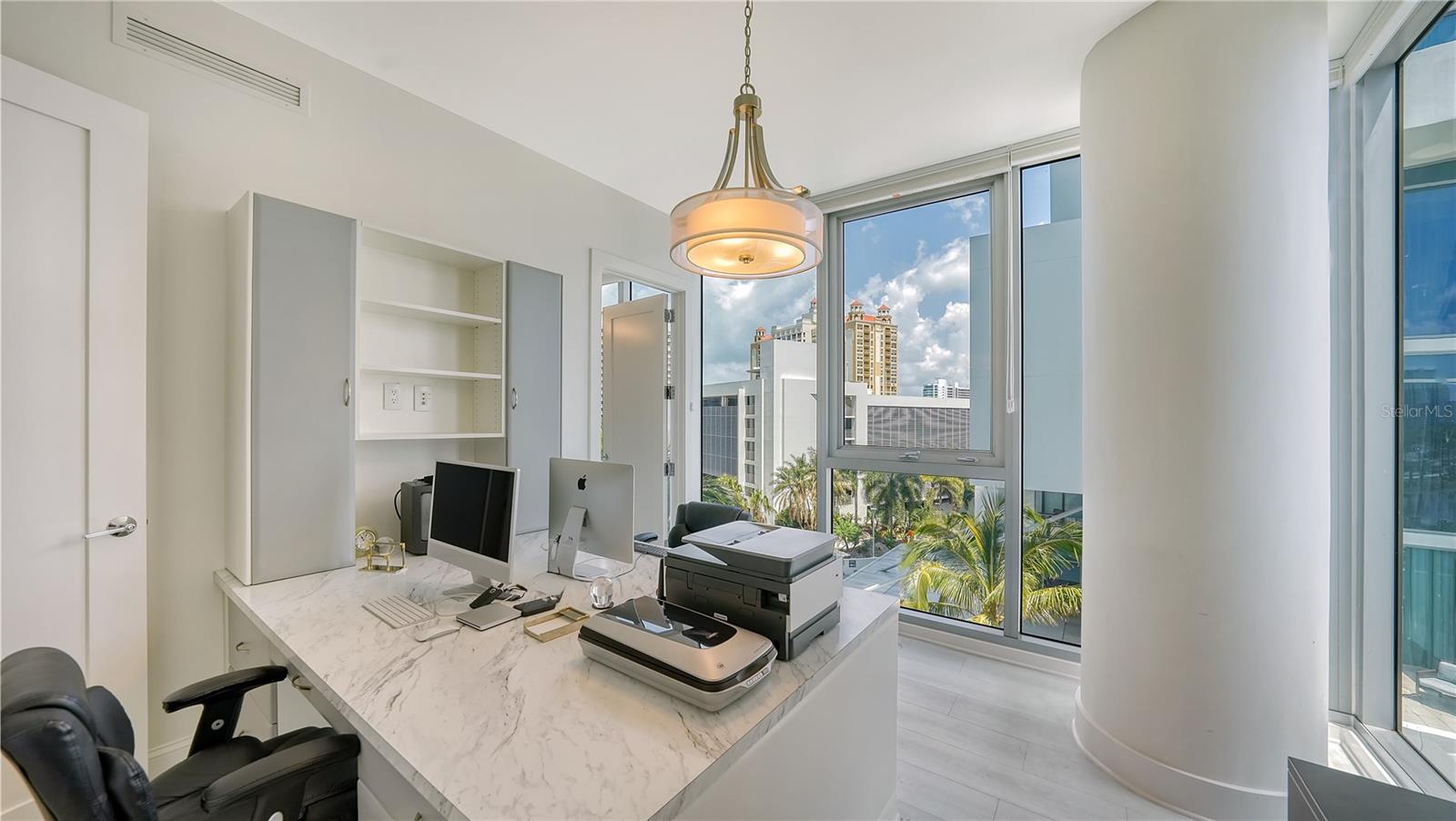 Listing photo id 26 for 1155 Gulfstream Avenue 509