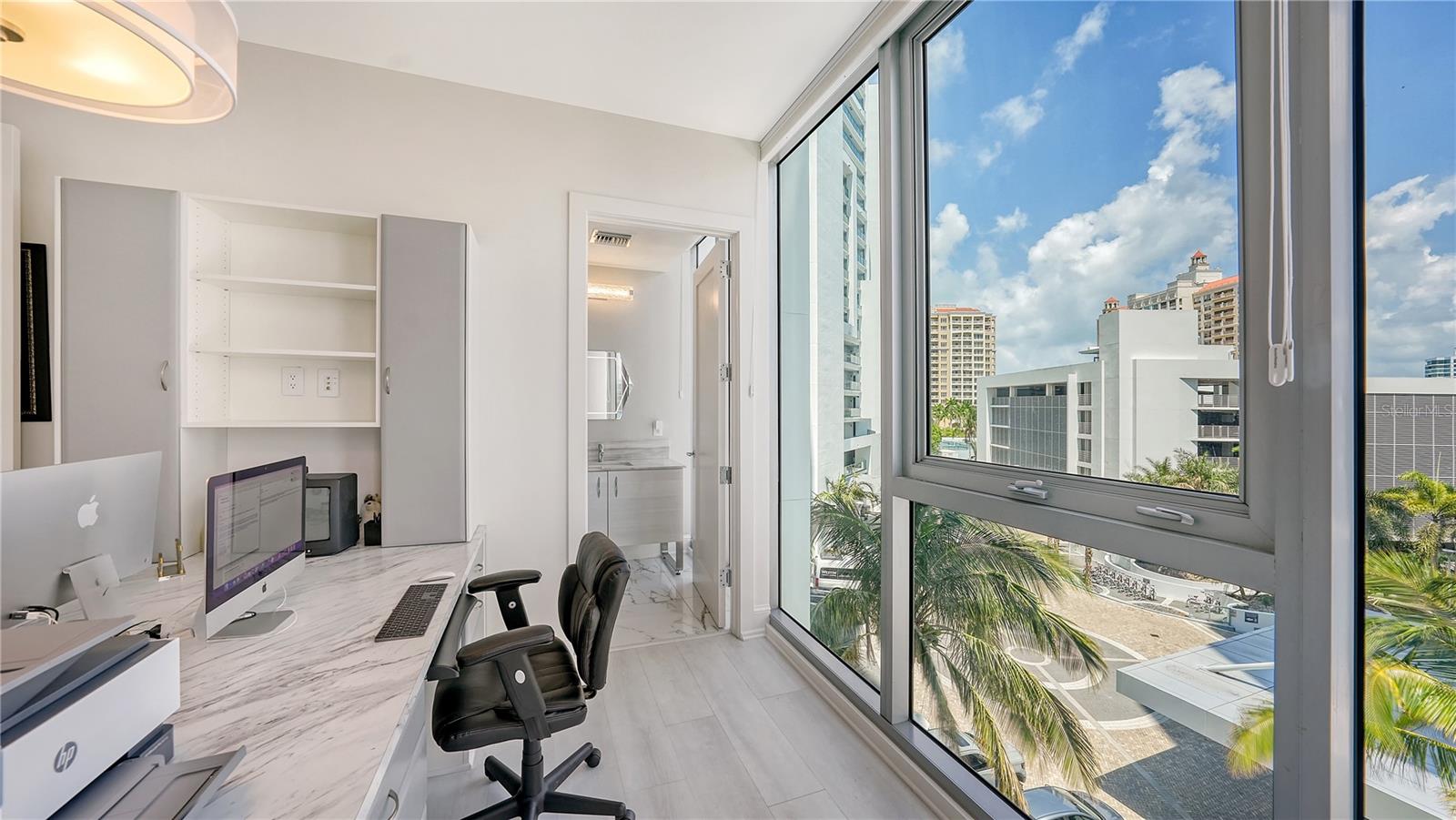 Listing photo id 27 for 1155 Gulfstream Avenue 509