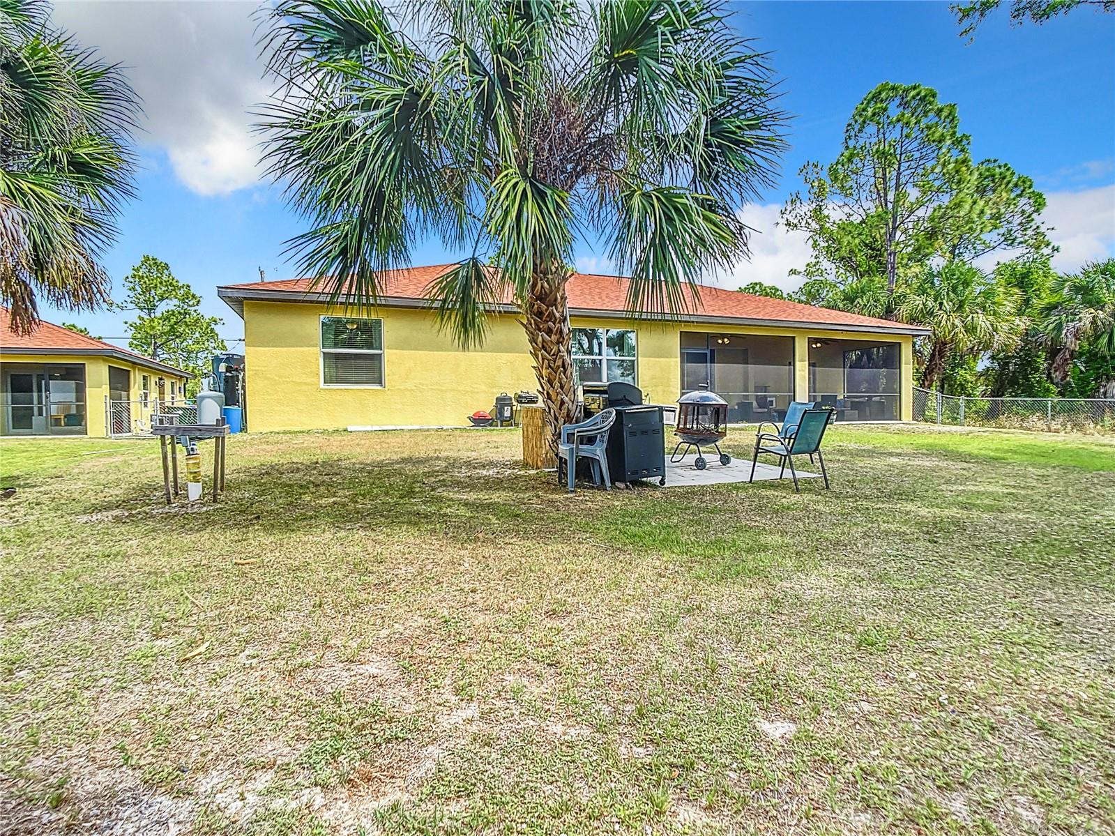 Listing photo id 50 for 2930 Oceanside Street