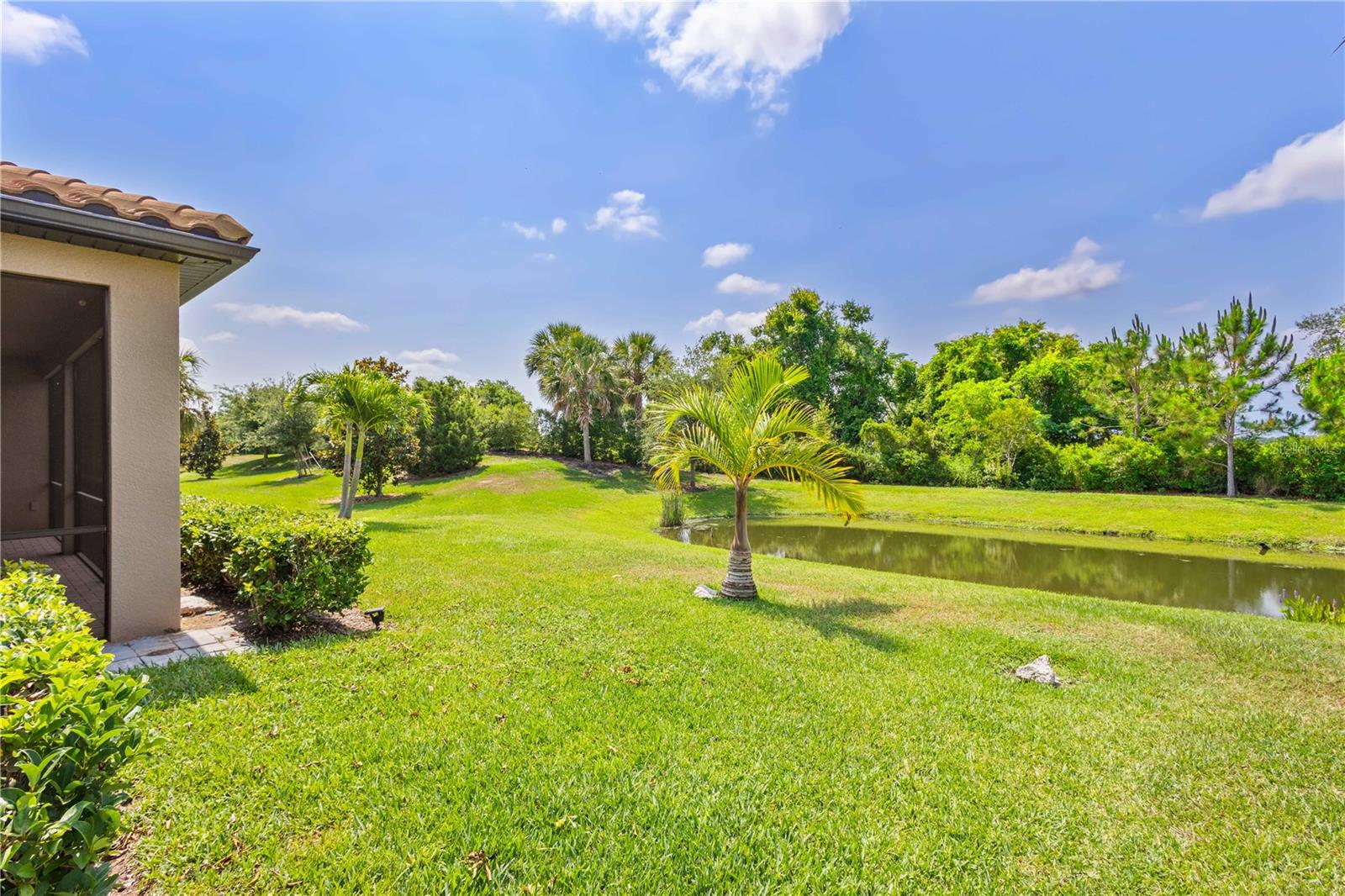 Listing photo id 43 for 6337 Rivo Lakes Blvd Boulevard