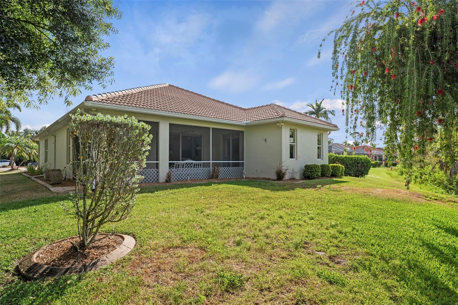 Listing photo id 27 for 5351 Laurel Oak Court