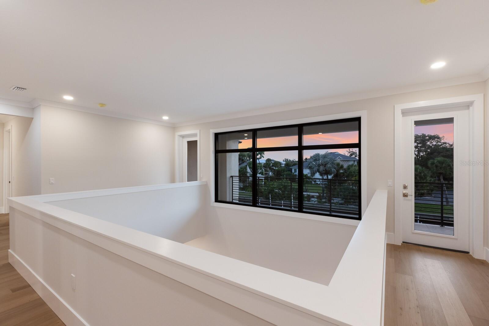 Image 30 of 94 For 4544 Woodside Road