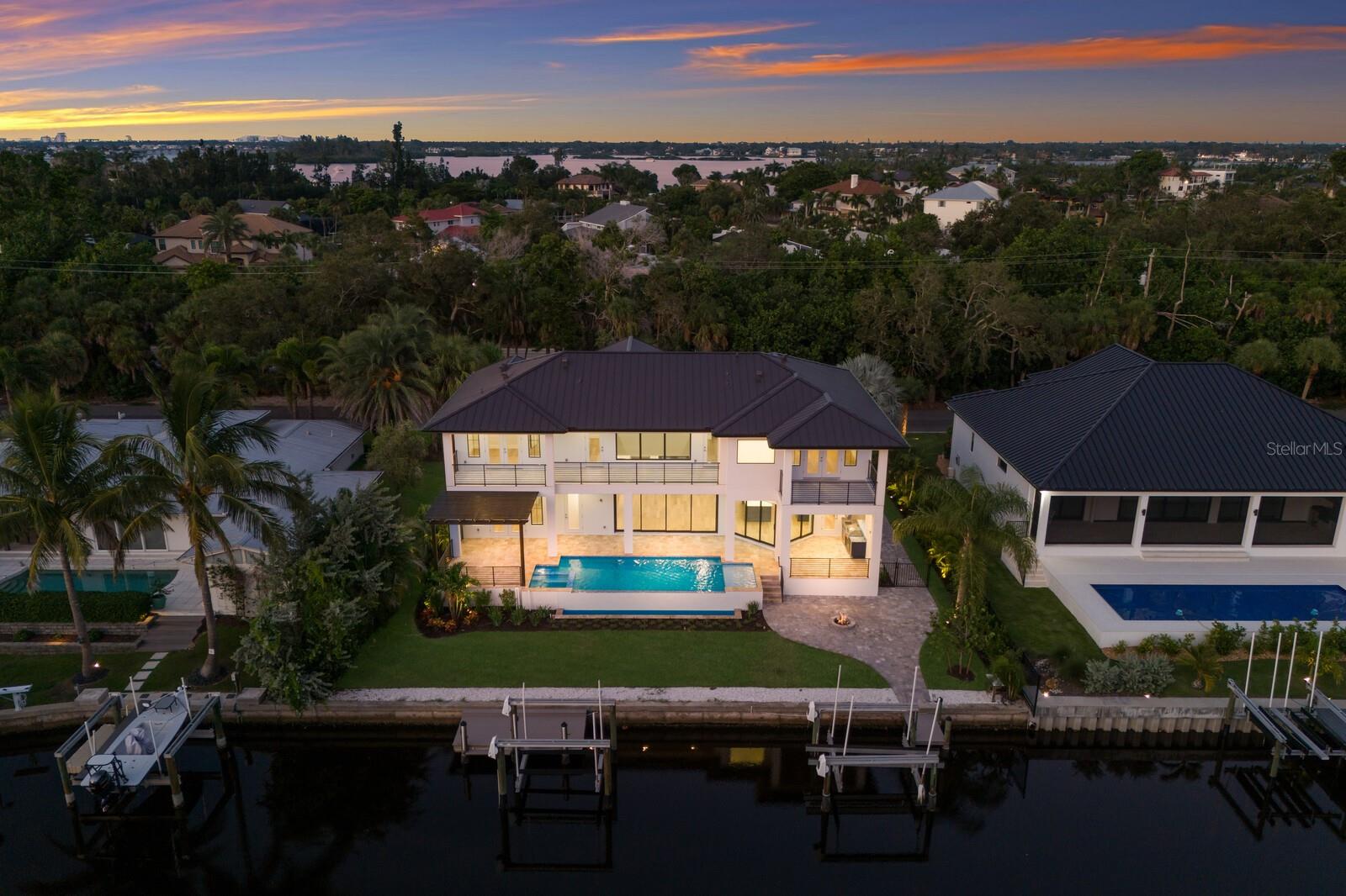 Image 6 of 94 For 4544 Woodside Road