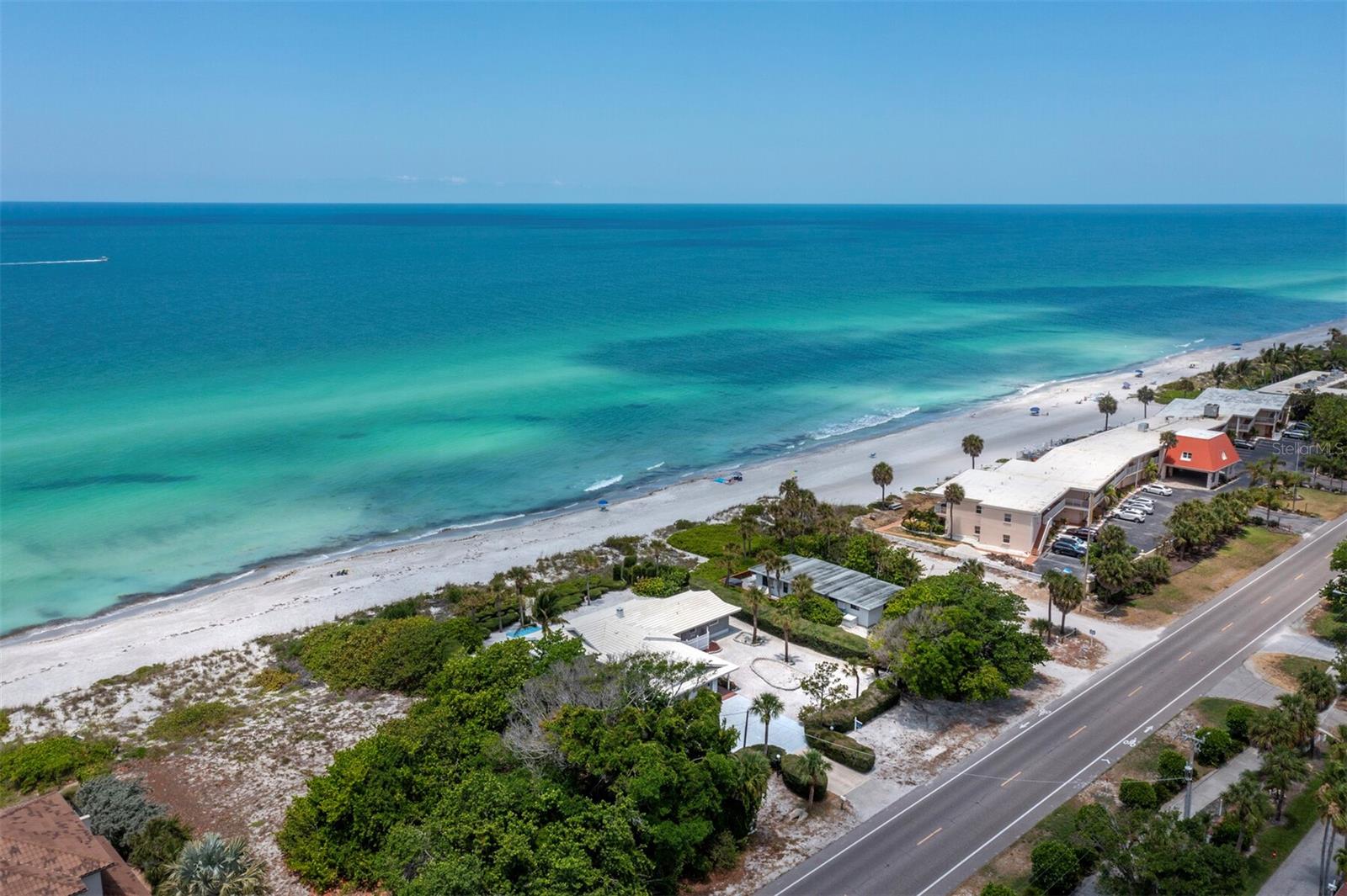 Listing photo id 8 for 3341 Gulf Of Mexico Drive