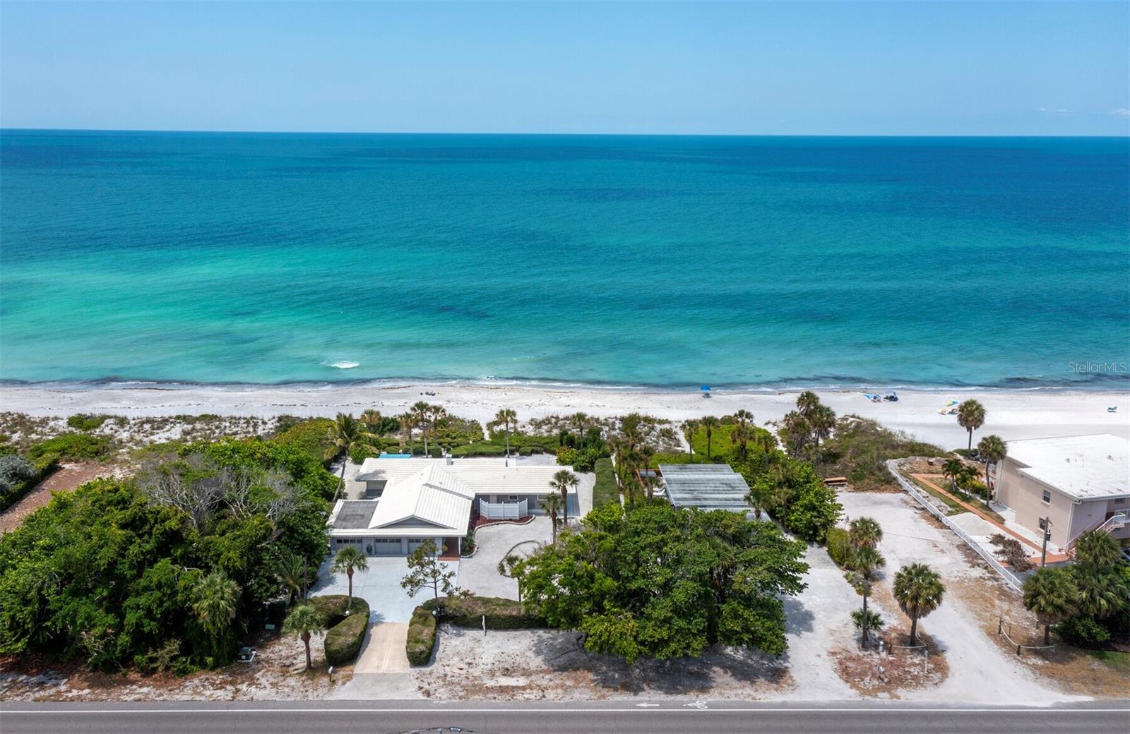 Listing photo id 2 for 3341 Gulf Of Mexico Drive