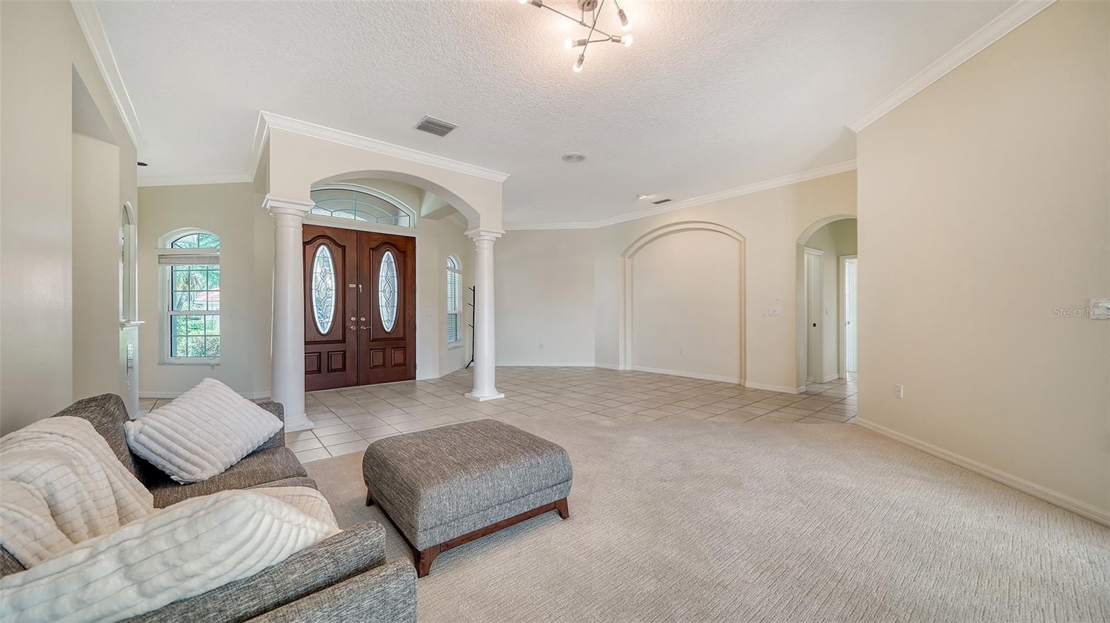 Listing photo id 12 for 4915 Old Oakleaf Drive