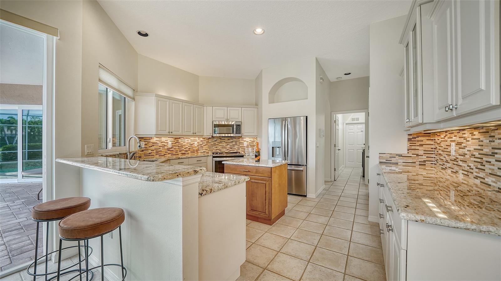 Listing photo id 17 for 4915 Old Oakleaf Drive