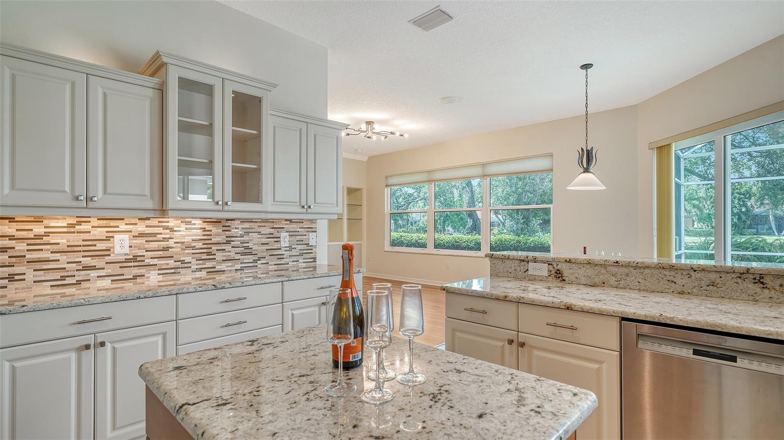 Listing photo id 20 for 4915 Old Oakleaf Drive