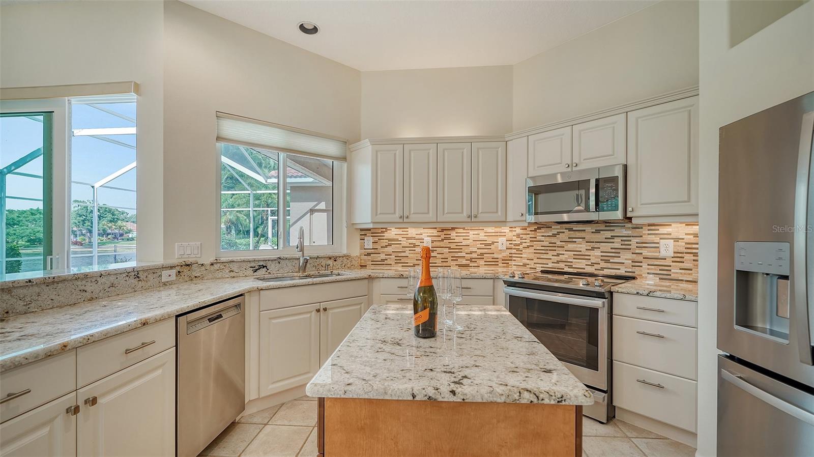 Listing photo id 21 for 4915 Old Oakleaf Drive