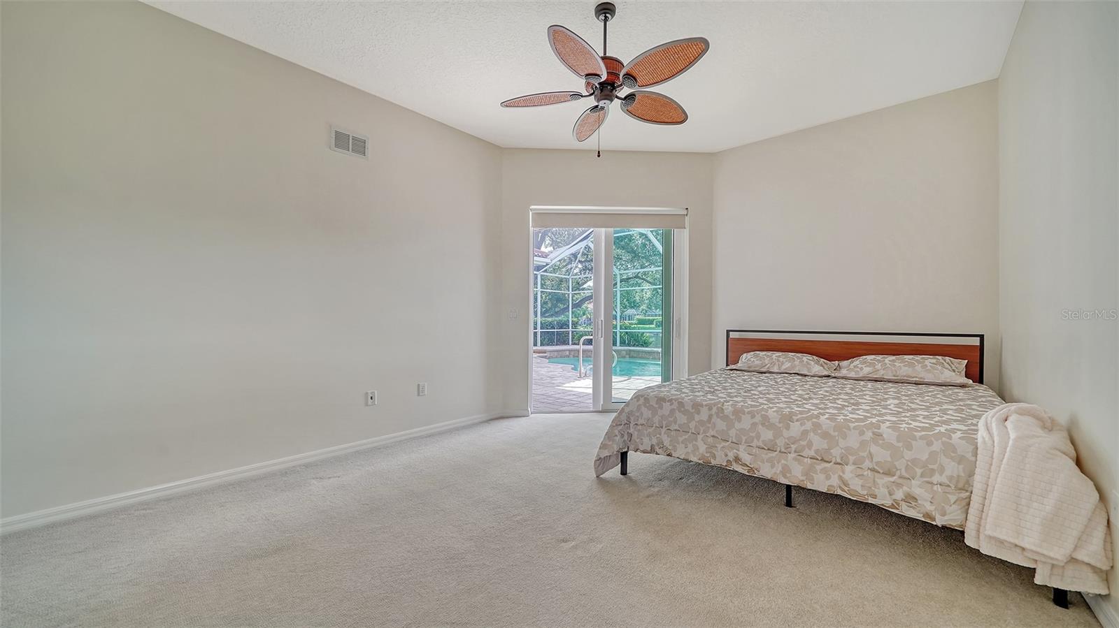 Listing photo id 28 for 4915 Old Oakleaf Drive