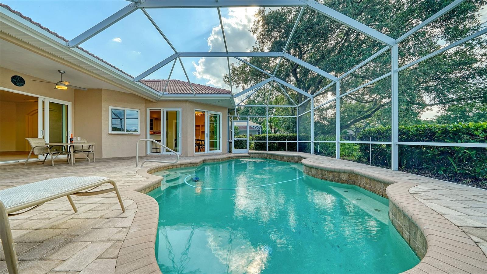 Listing photo id 44 for 4915 Old Oakleaf Drive