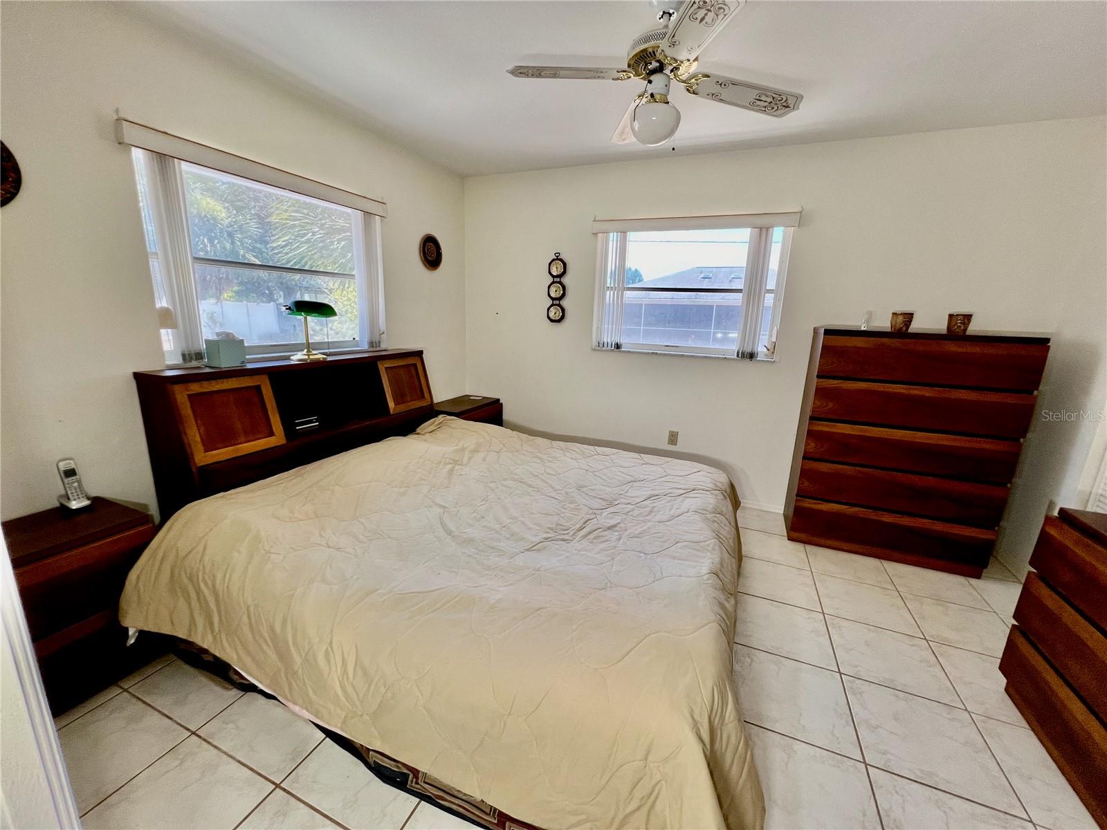 Listing photo id 13 for 5277 San Luis Terrace