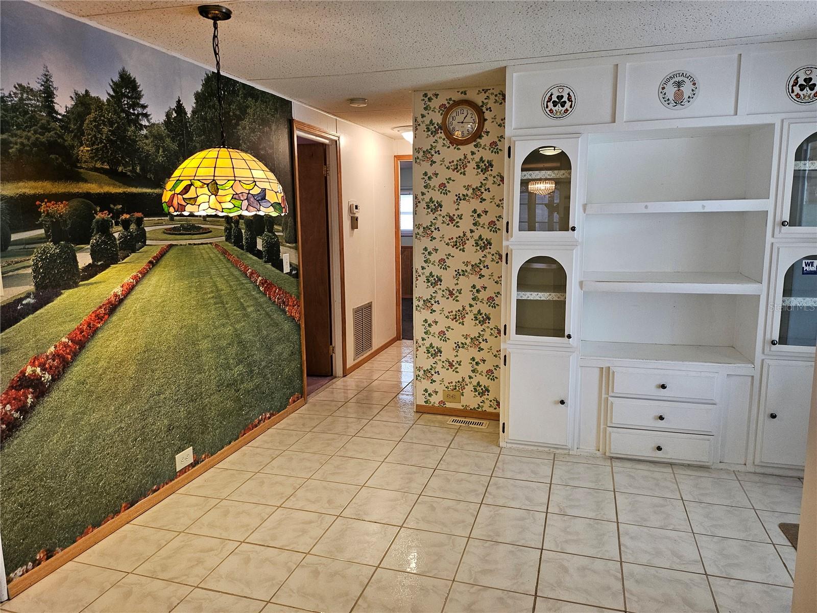 Image 15 of 82 For 407 White Oak Way