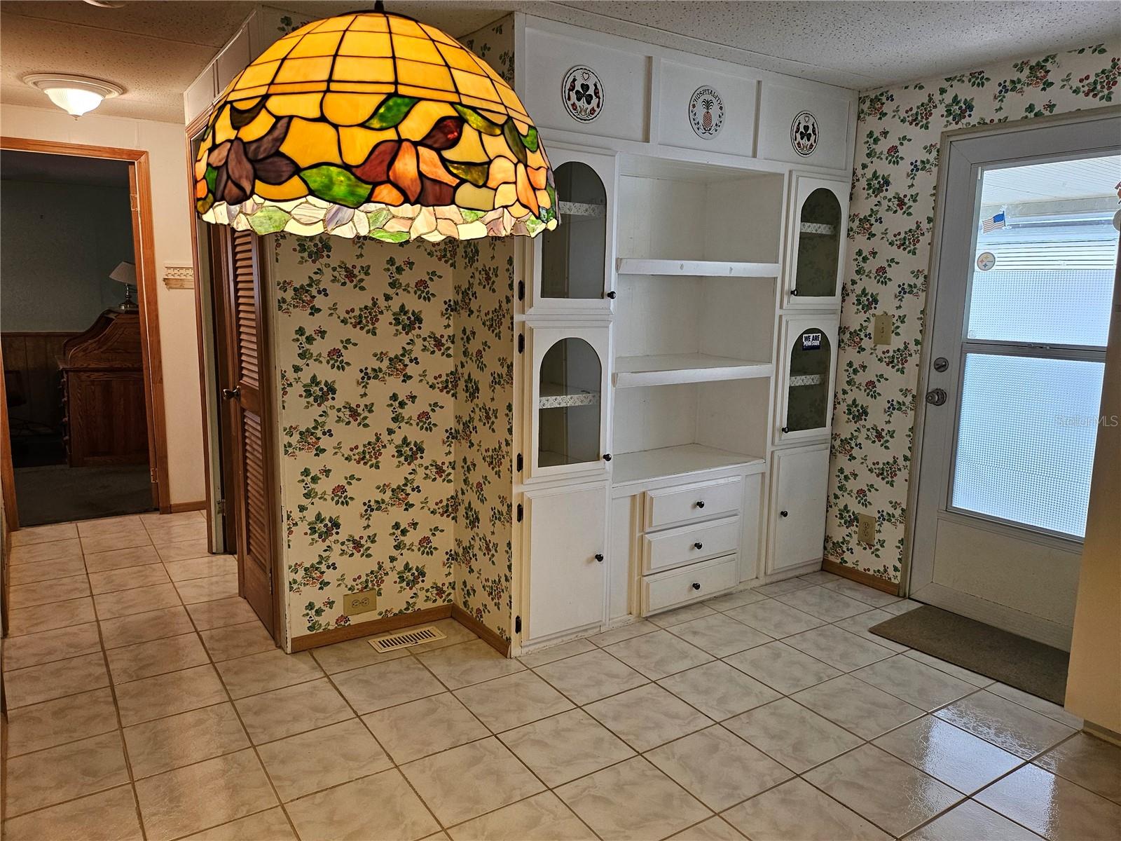 Image 16 of 82 For 407 White Oak Way