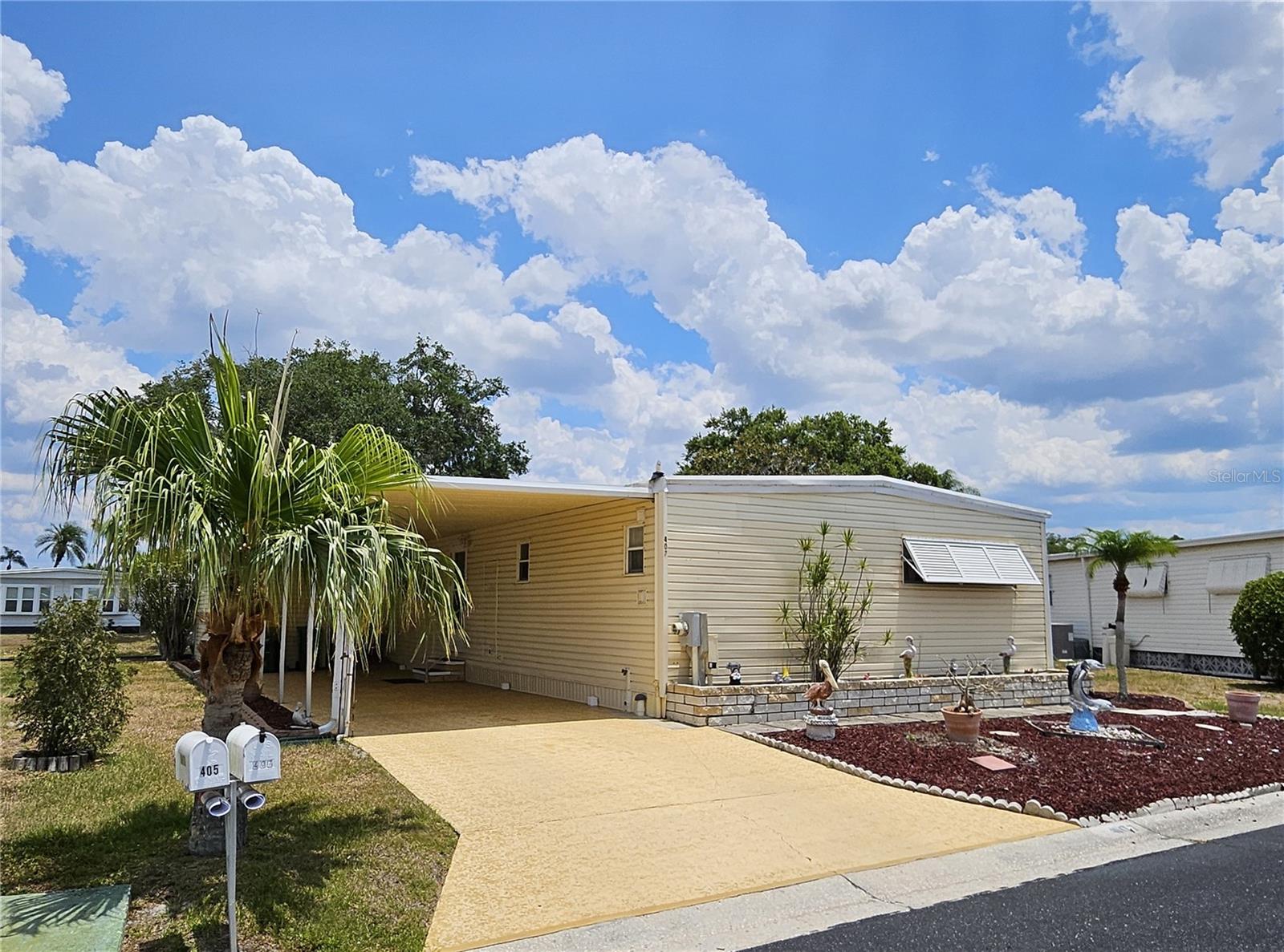 Image 2 of 82 For 407 White Oak Way