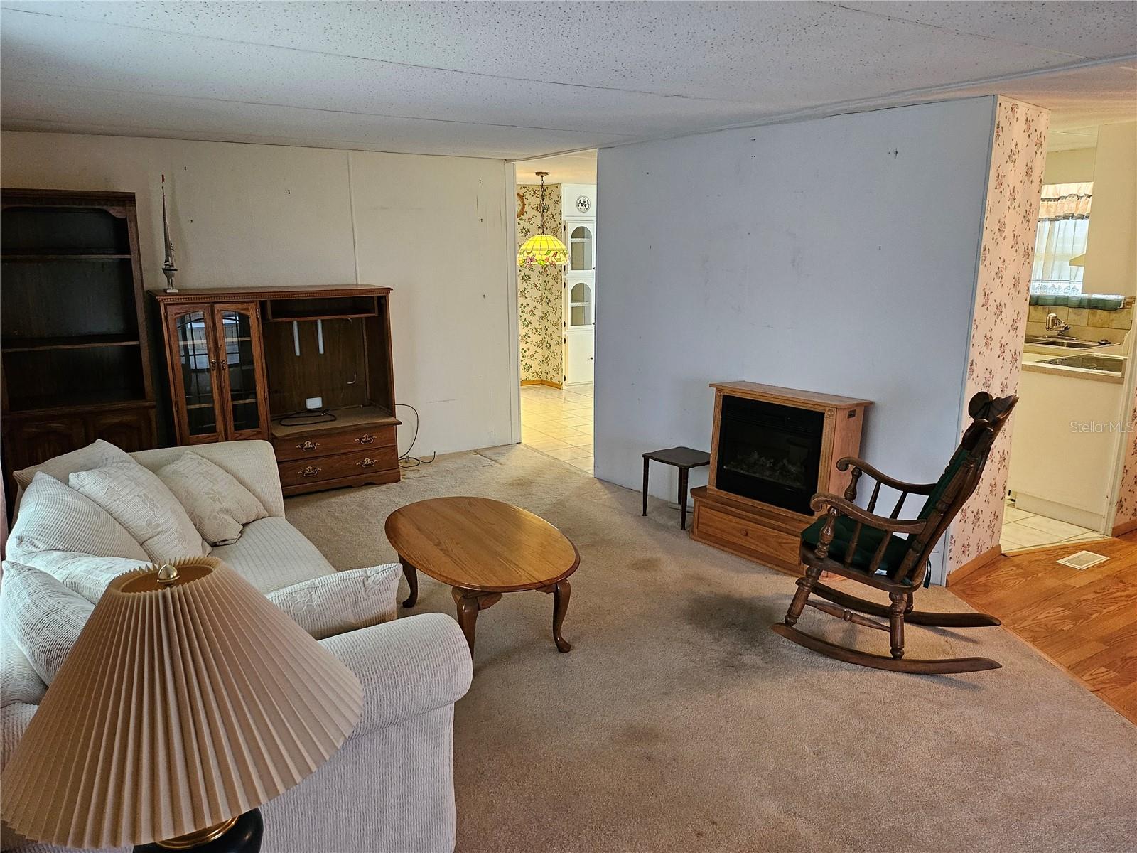 Image 21 of 82 For 407 White Oak Way