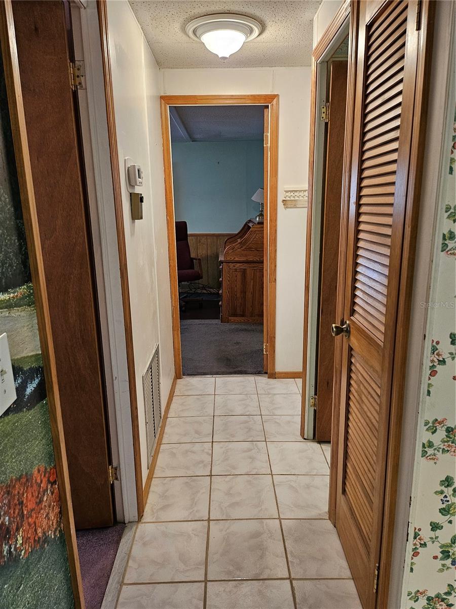 Image 23 of 82 For 407 White Oak Way