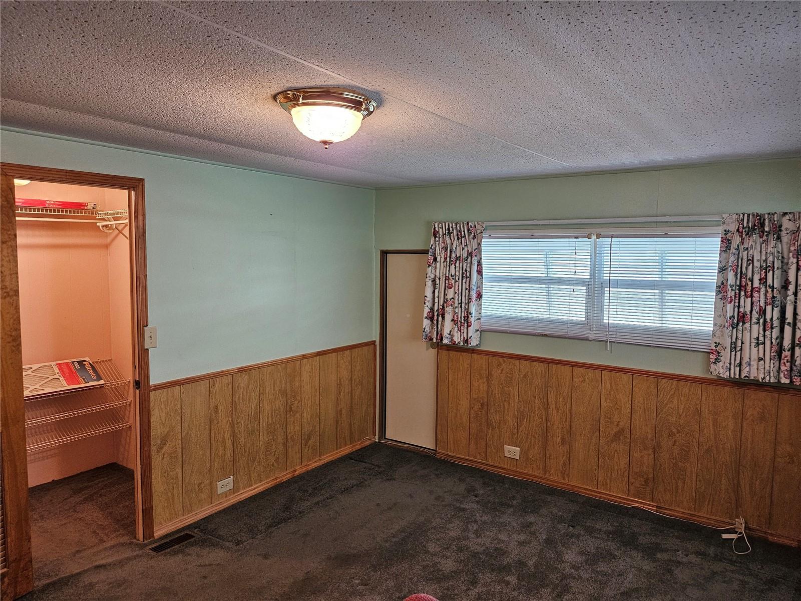 Image 25 of 82 For 407 White Oak Way
