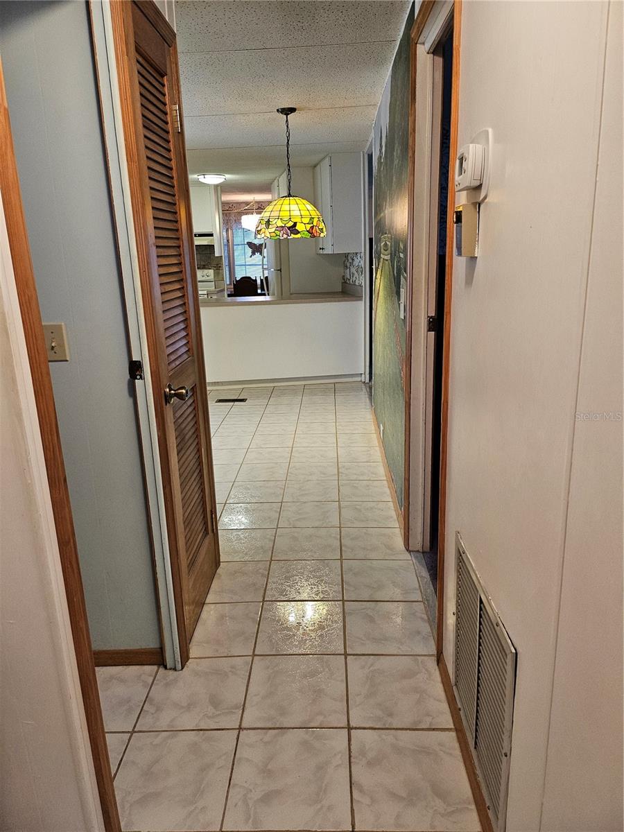 Image 47 of 82 For 407 White Oak Way