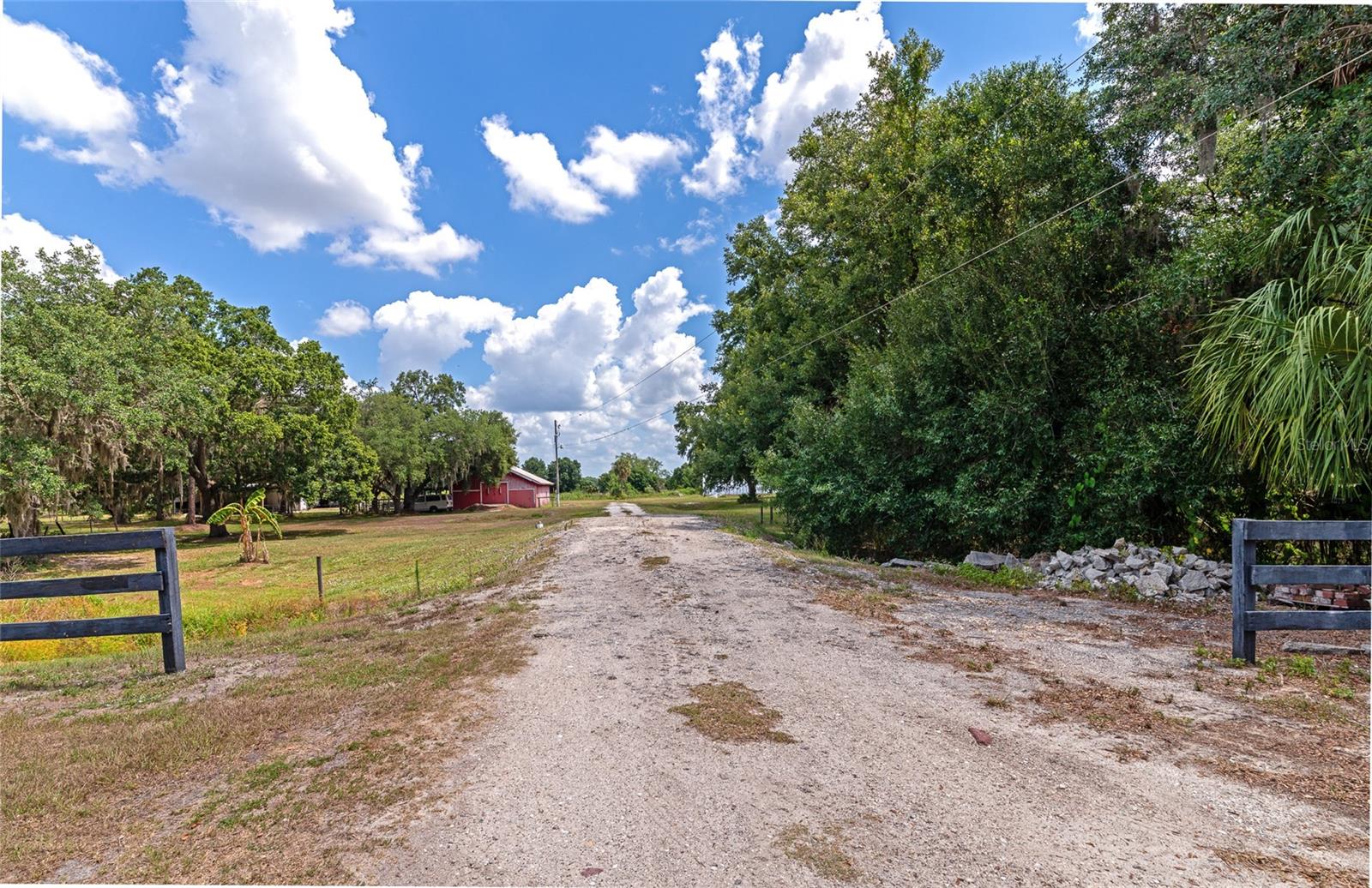 Listing photo id 42 for 15440 County Road 675