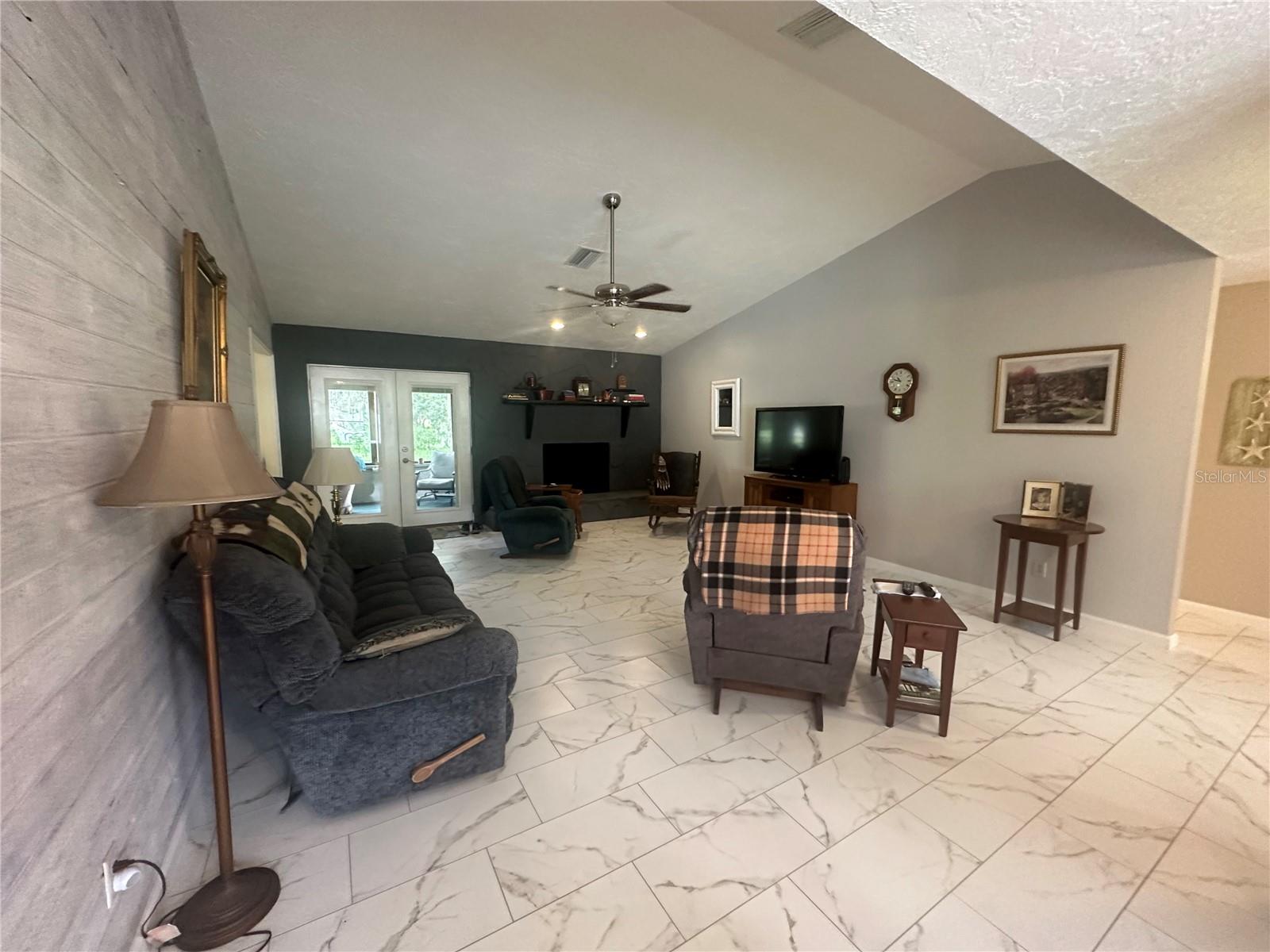 Listing photo id 65 for 15440 County Road 675