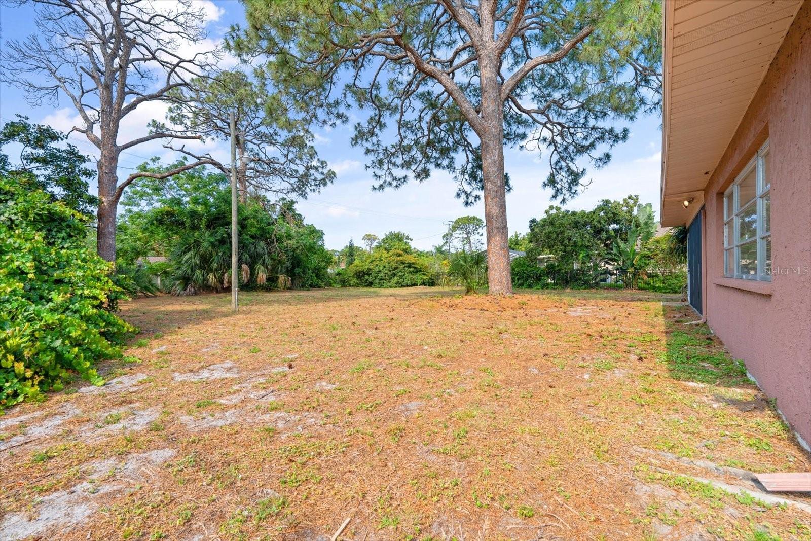 Listing photo id 26 for 358 Suwanee Avenue