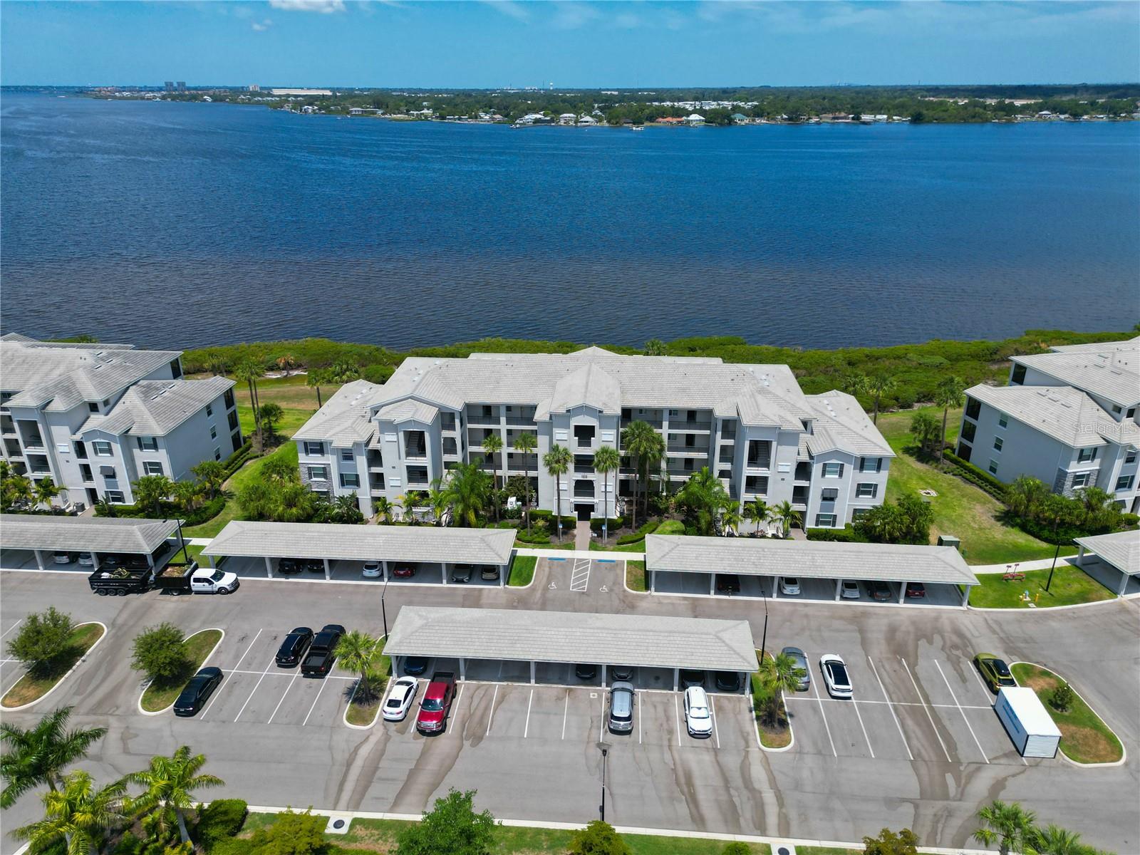 Image 29 of 72 For 1020 Tidewater Shores Loop 108
