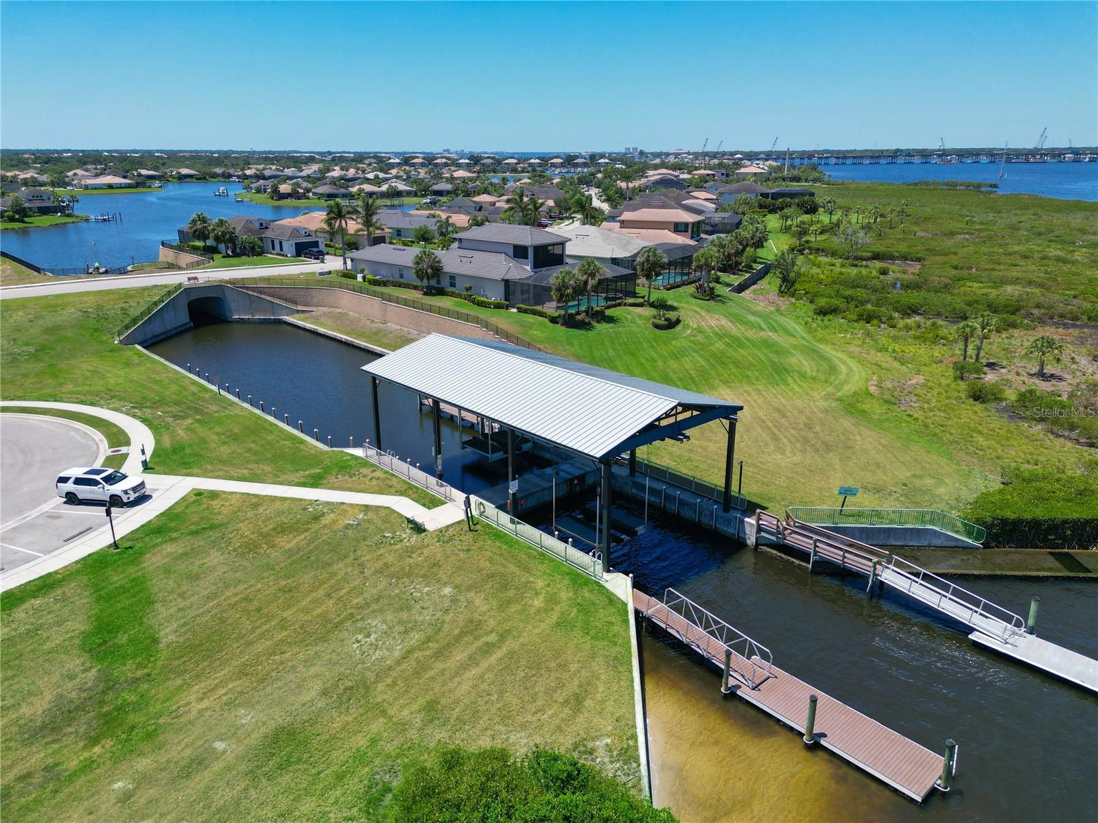 Image 50 of 72 For 1020 Tidewater Shores Loop 108