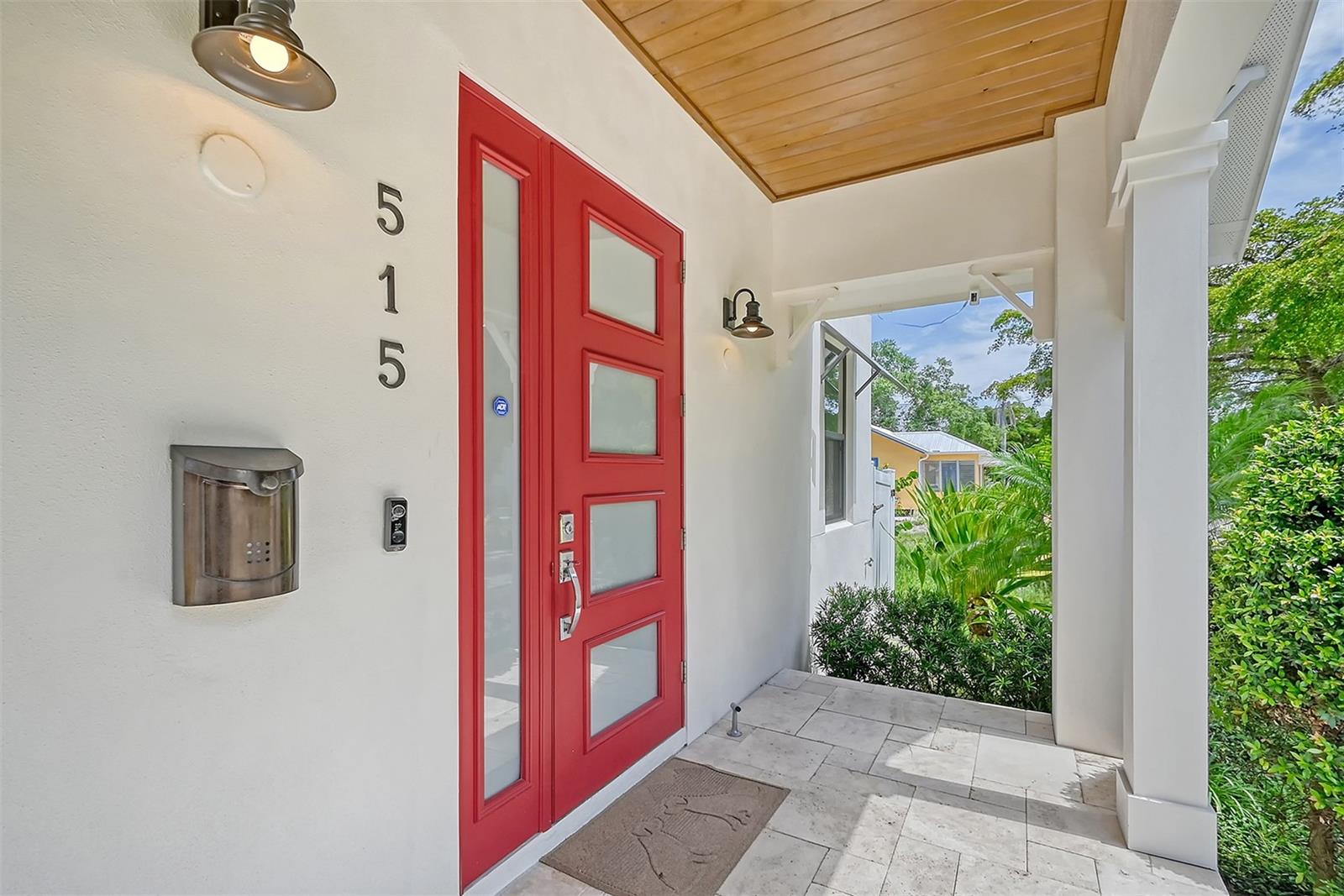 Listing photo id 1 for 515 Osprey Avenue