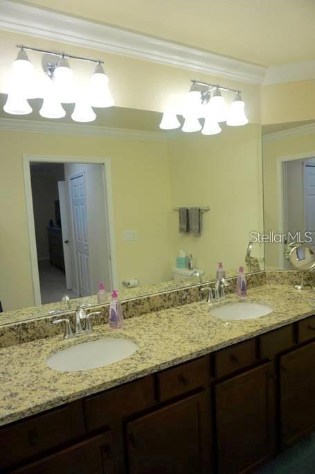 Listing photo id 16 for 5558 Palmer Circle 103