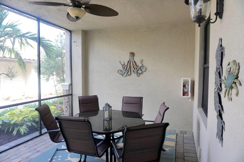 Listing photo id 2 for 5558 Palmer Circle 103