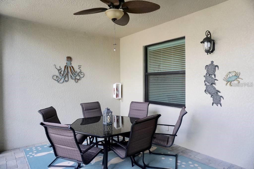 Listing photo id 3 for 5558 Palmer Circle 103
