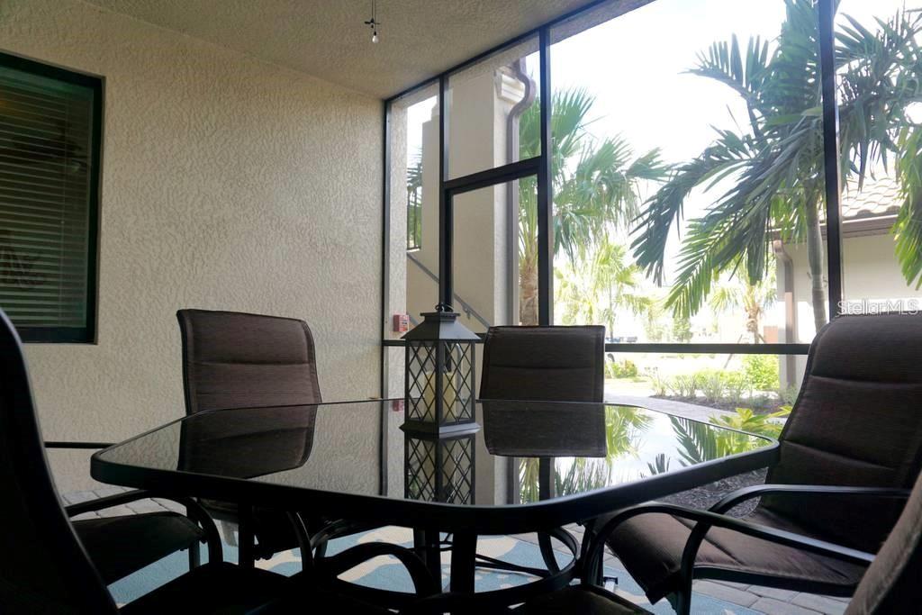Listing photo id 4 for 5558 Palmer Circle 103