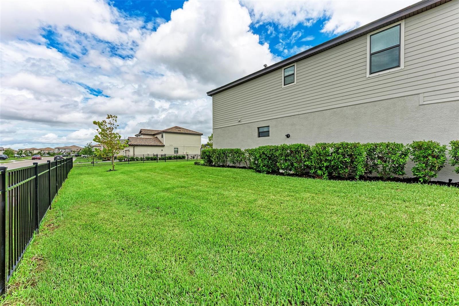 Listing photo id 39 for 5311 Coral Reef Way