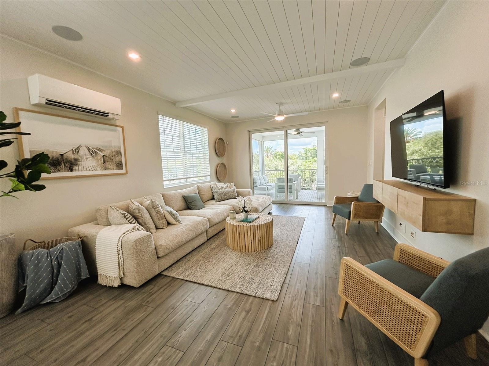 Listing photo id 1 for 4313 Marina View Way