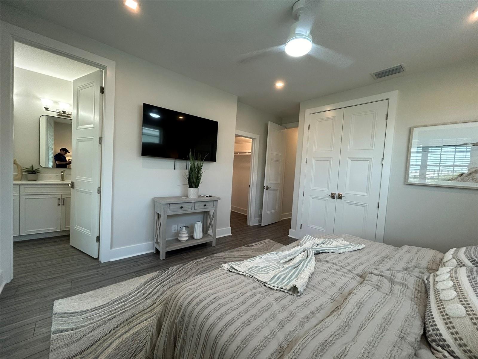 Listing photo id 32 for 4313 Marina View Way