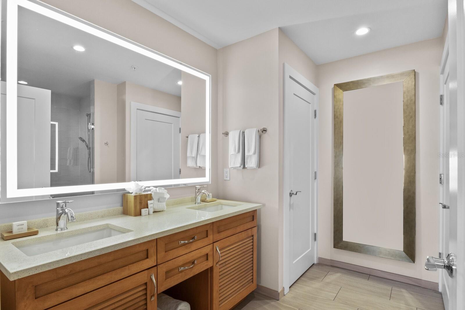 Image 17 of 53 For 5325 Marina Drive 233