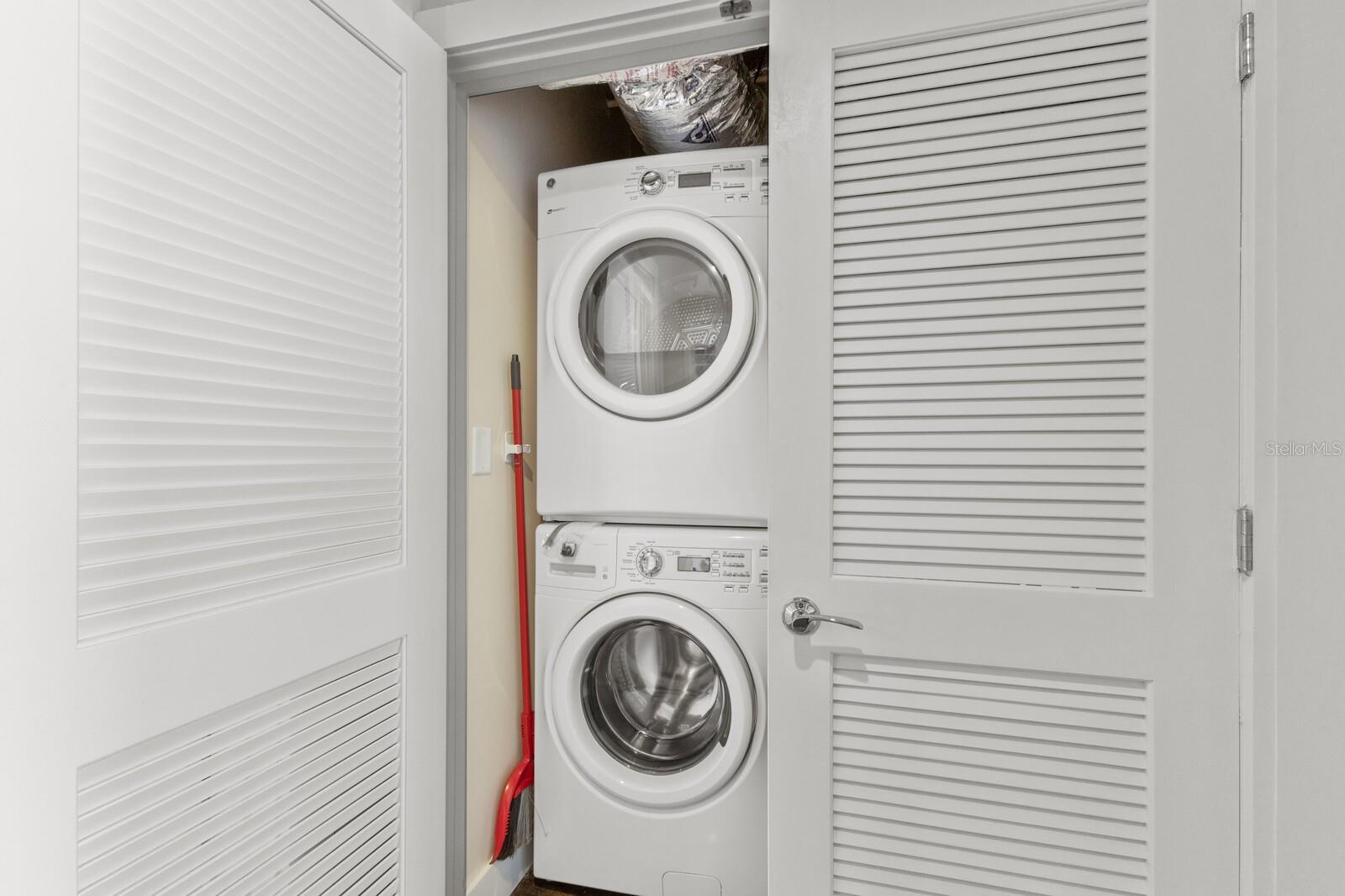 Image 19 of 53 For 5325 Marina Drive 233