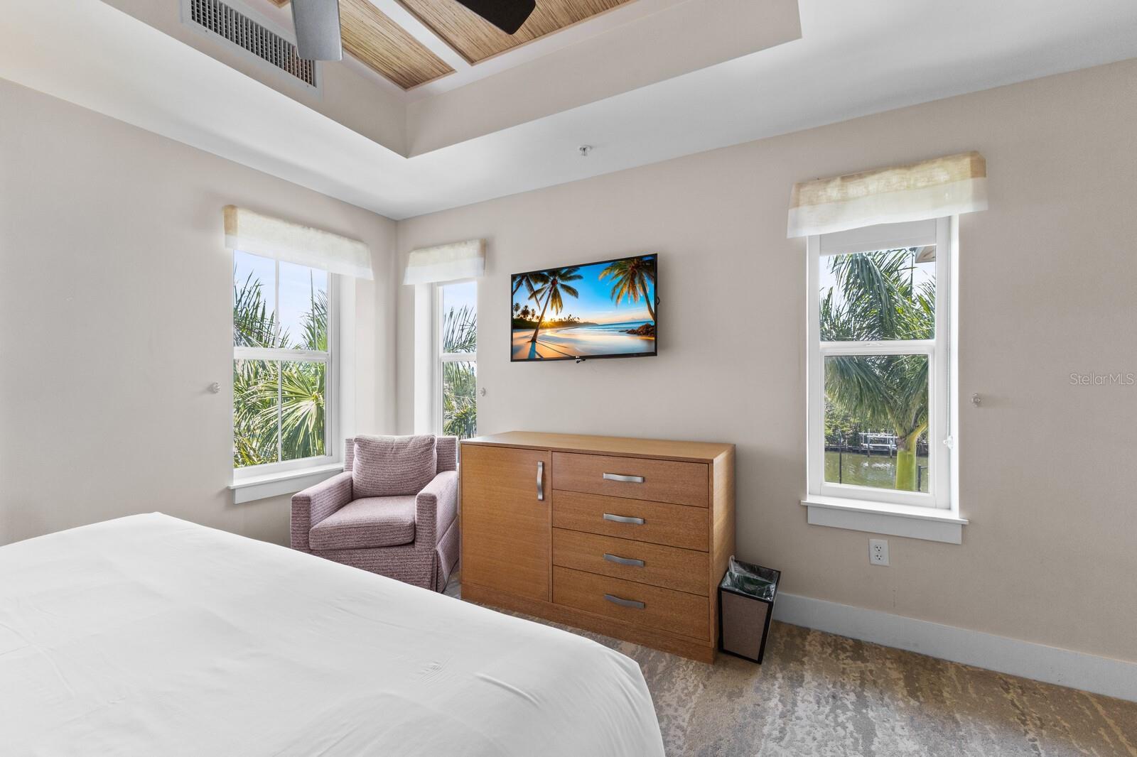 Image 22 of 53 For 5325 Marina Drive 233