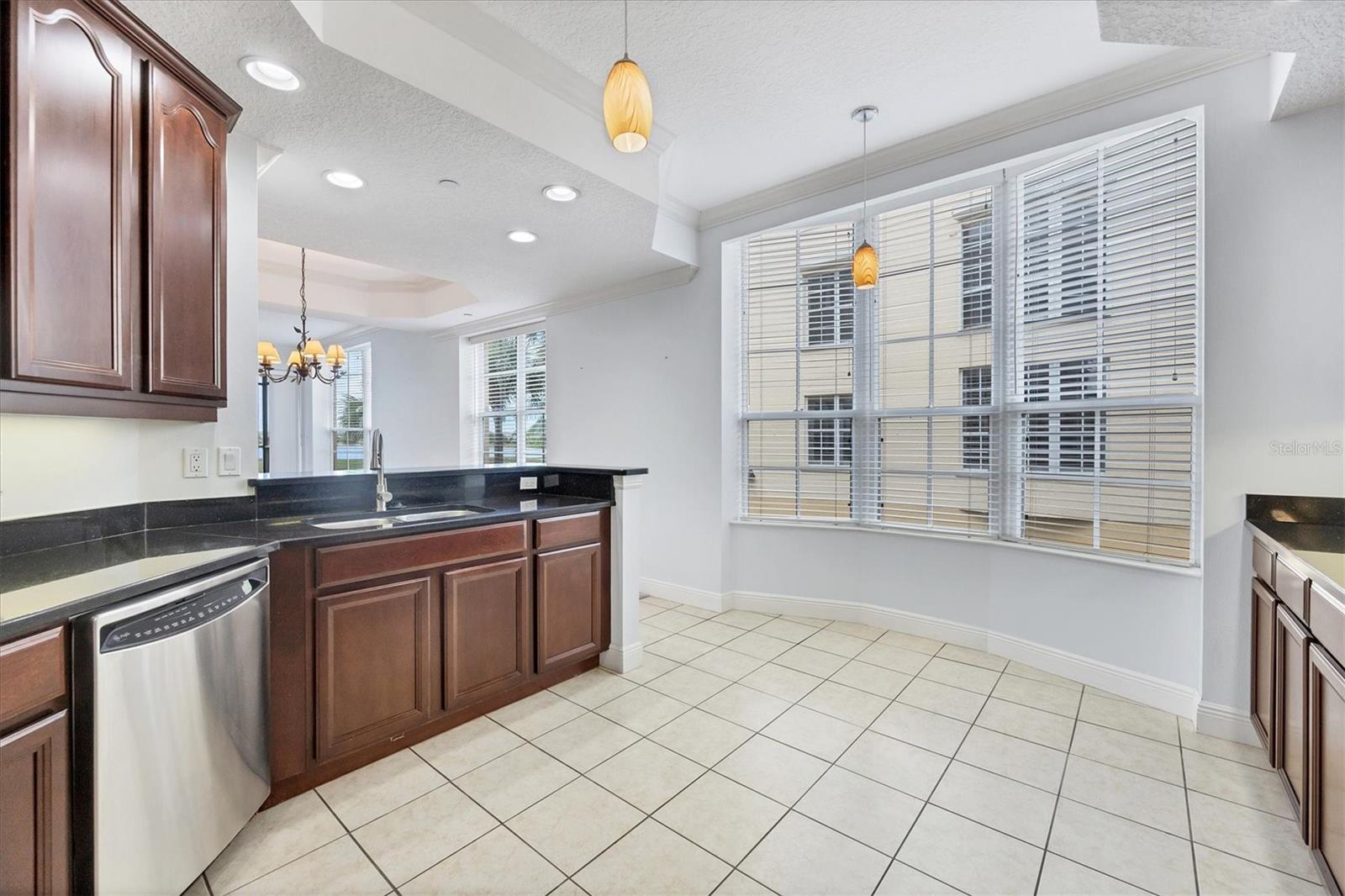 Listing photo id 13 for 6438 Watercrest Way 204