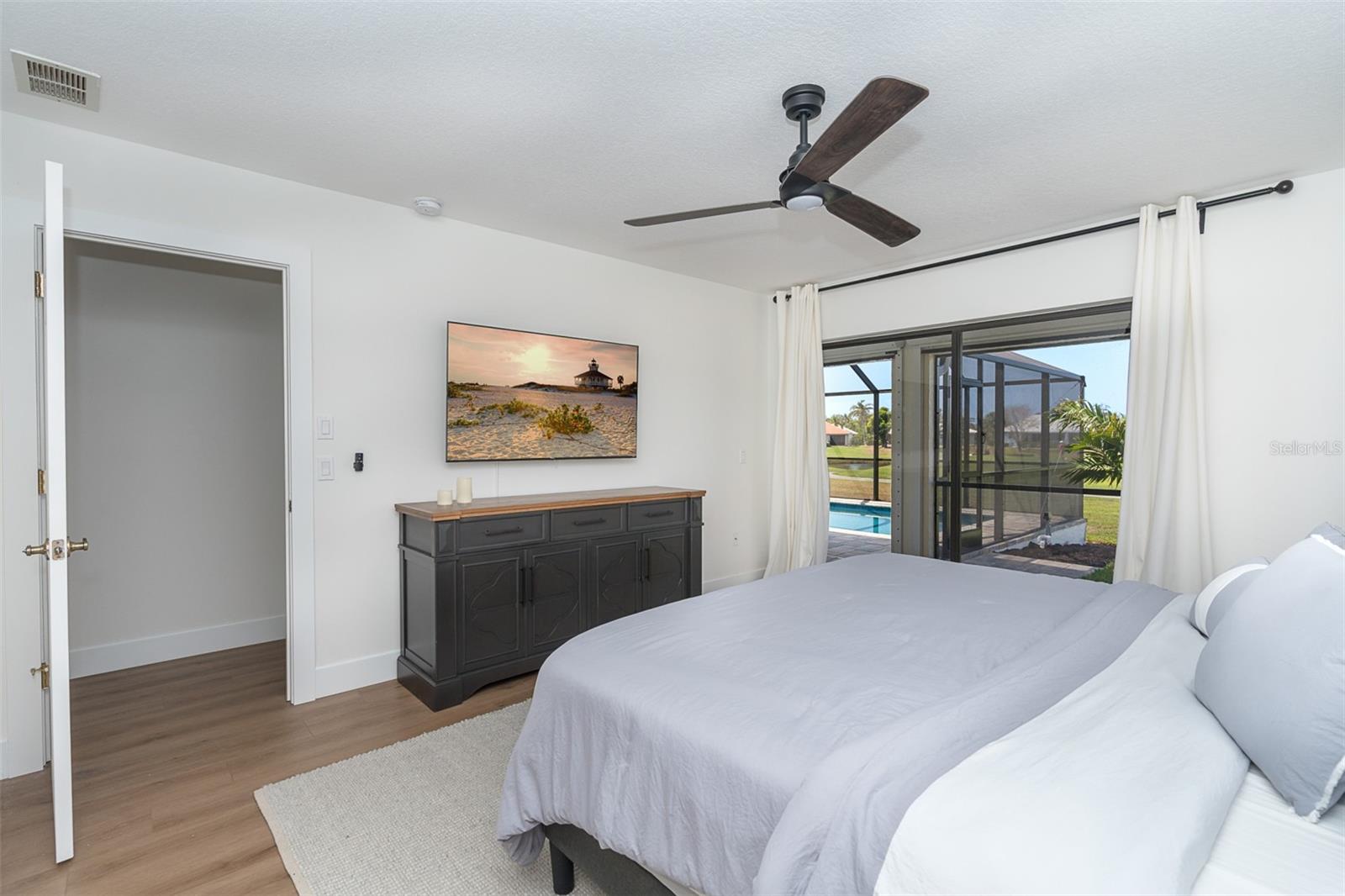 Image 24 of 39 For 16 Leeward Drive