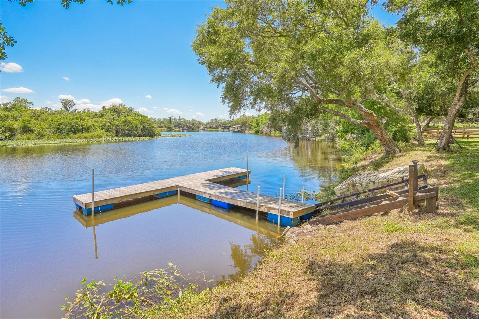 Image 37 of 50 For 16990 River Boat Bend